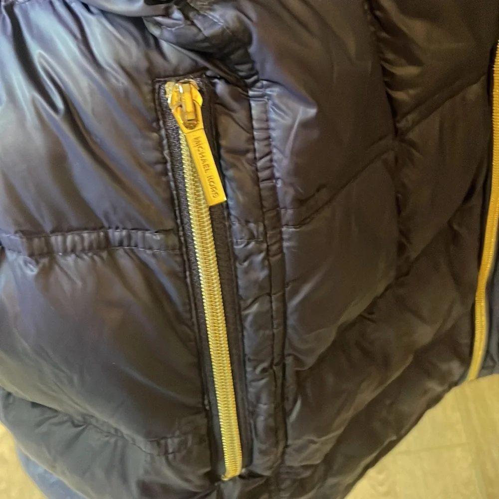 Michael Kors coat with hood - Picture 3 of 7